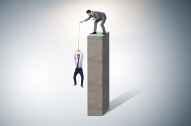 bitcoin-price-downtrend-far-from-over,-why-btc-could-test-$15k
