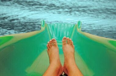 ethereum-price-plunges,-why-eth-could-soon-dive-below-$1,000