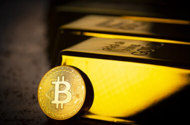 bitcoin-price-hints-at-potential-reversal,-buy-the-dip?