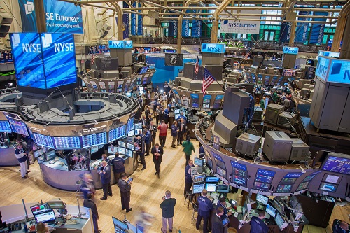bitcoin-bounces-off-$23k-support-as-stocks-fall-on-hot-pce-data