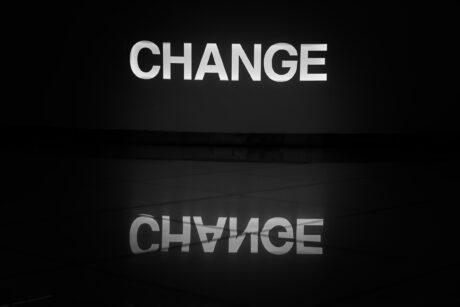 polygon-labs-ceo-steps-down,-chief-legal-officer-takes-the-helm