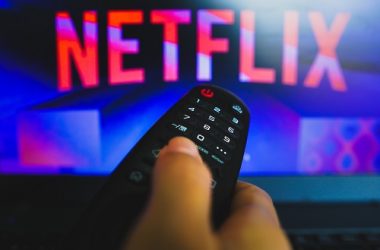 netflix-flips-vfx-play-with-ai-powered-green-screen