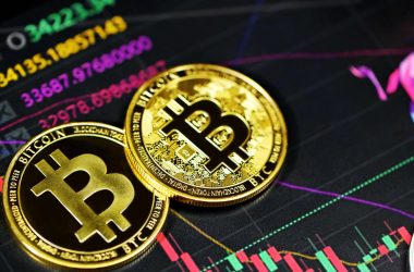 bitcoin-could-hit-$180,000-by-april-of-2024:-fundstrat