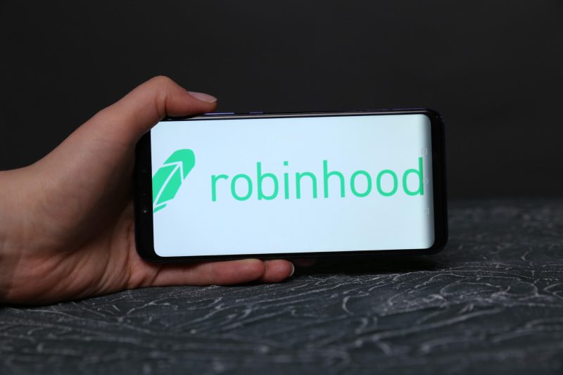 robinhood-reports-an-18%-sequential-decline-in-its-second-quarter-crypto-trading-revenue