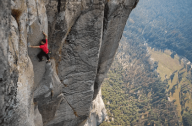 solo-climber:-the-lone-crypto-surging-11%-in-top-100-roster-on-a-weekend