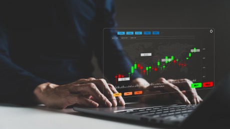 bitcoin-bullish-signal:-exchange-netflow-remains-negative
