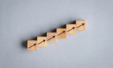 defying-the-crypto-crash:-liquid-staking’s-$20-billion-rise-amid-market-uncertainty