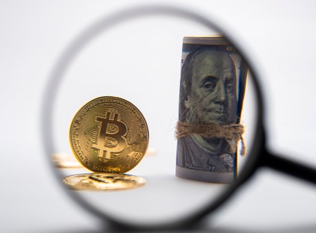 is-bitcoin-a-buy-or-sell?-ark-invest-shares-market-analysis