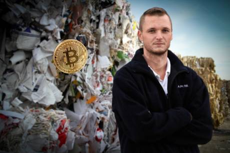 remember-that-guy-that-lost-a-flashdrive-with-8,000-btc?-here’s-what-he’s-up-to-now