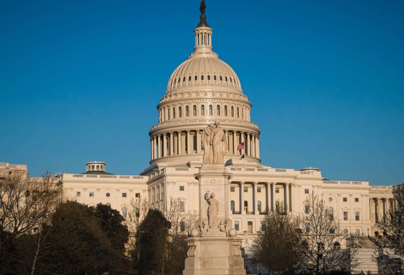 us.-lawmakers-want-sec-to-‘immediately’-approve-applications-for-a-spot-bitcoin-etf