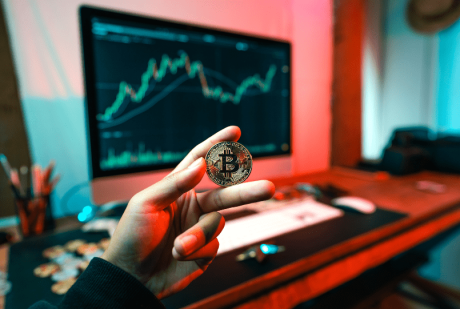 bitcoin-investment-strategy:-analyst-sets-hefty-exit-price