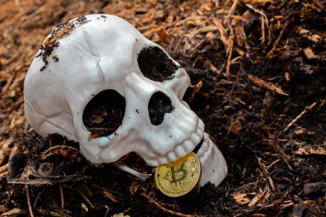 bitcoin-doom-signal-warns-of-50%-crypto-collapse