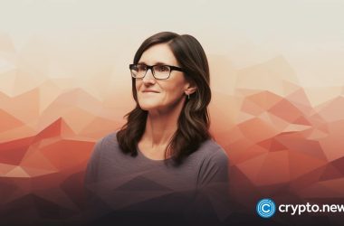 ark-invest-offloads-gbtc-shares-amid-grayscale’s-bitcoin-etf-application-battle