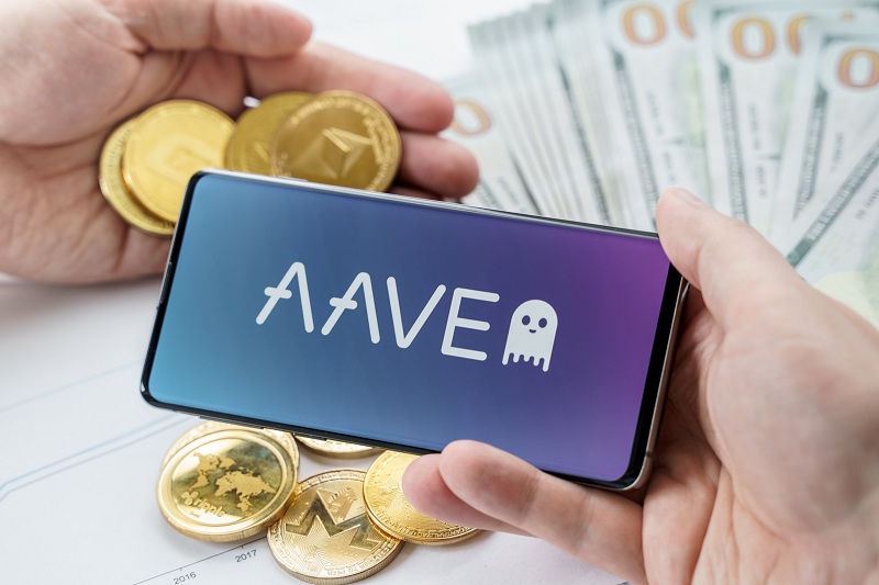 aave-rebrands-into-avara-and-acquires-family-wallet