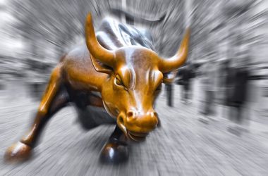 bitcoin-skyrockets-to-$44,000-as-bulls-brush-bears-aside