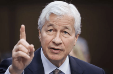 banking-giant-ceo-trashes-crypto-–-again-–-and-warns-of-ban:-here’s-why