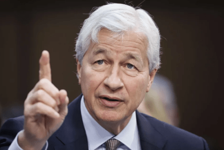 banking-giant-ceo-trashes-crypto-–-again-–-and-warns-of-ban:-here’s-why
