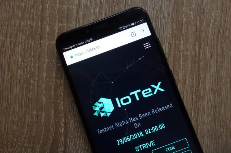 iotex,-bitcoin-and-solana-surge-as-pullix-emerges-as-a-unique-hybrid-defi-exchange