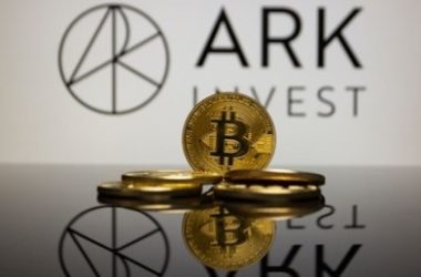 cathie-wood’s-ark-etf-overhauls-bitcoin-portfolio:-proshares-in,-grayscale-out-–-what’s-the-strategy?