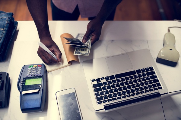 dcg-settles-genesis-debt,-memeinator’s-token-presale-takes-centre-stage