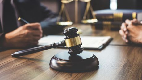 1inch-dao-makes-defi-history,-votes-to-onboard-legal-counsel