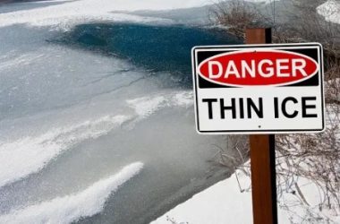 bitcoin-on-thin-ice:-peter-schiff-warns-impending-sec-regulations-could-tank-prices