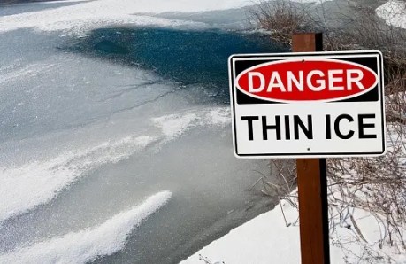 bitcoin-on-thin-ice:-peter-schiff-warns-impending-sec-regulations-could-tank-prices