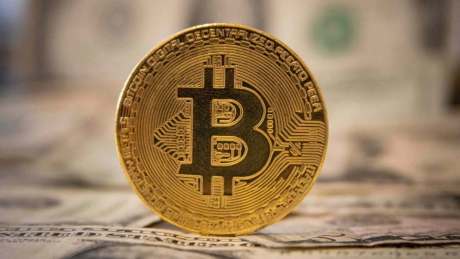 analyst-predicts-bitcoin-consolidation,-eyes-long-term-price-target-of-$500,000