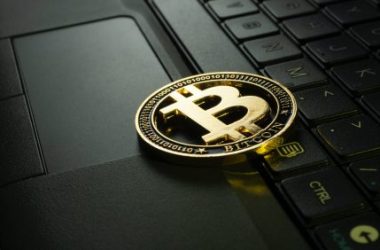 will-bitcoin-hit-$1-million-by-2028?-experts-clash-over-bold-price-prediction