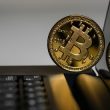 bitcoin-coinbase-premium-is-negative:-what-it-means-for-price-recovery