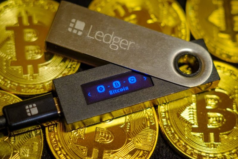 ledger-and-coinbase-forge-integration-to-streamline-crypto-purchases