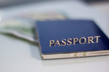 us-prosecutors-want-changpeng-zhao-to-surrender-all-passports