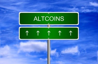 next-big-thing-in-crypto:-analyst-spotlights-top-2-altcoins-for-web-3.0