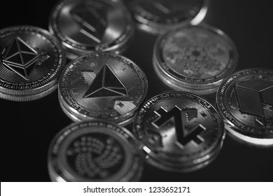 altcoins-shows-buy-signals,-massive-opportunity-beckons:-analyst