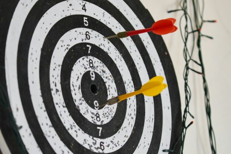 chainlink-(link)-soars-9%:-crypto-analyst-predicts-next-big-target