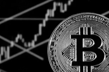 why-bitcoin-weekly-close-above-$70.6k-signals-a-potential-breakout?