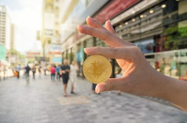 hong-kong’s-spot-etfs-report-drives-btc-higher;-investors-pile-into-bitbot-presale