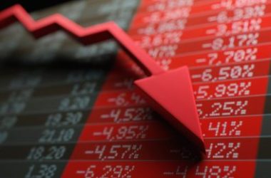 xrp-sees-over-$12-million-sell-off:-whale-warning-or-buying-opportunity?