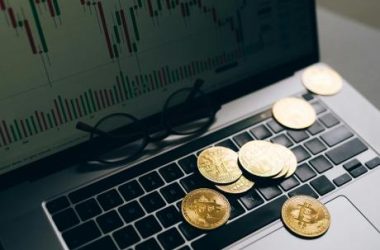 crypto-expert-arthur-hayes-says-bitcoin-has-found-its-local-bottom-–-but-can-it-hold-this-level?