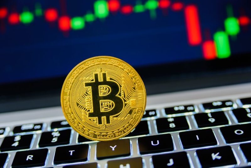 friend,-akt-and-grt-prices-soar-as-bitcoin-falls-below-$62k