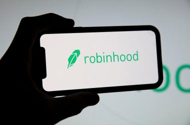 robinhood-launches-solana-(sol)-staking-in-europe