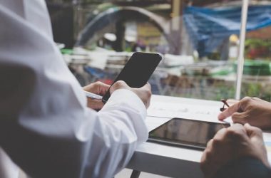 hex-trust-group-launches,-usdx,-the-first-native-stablecoin-on-flare-network