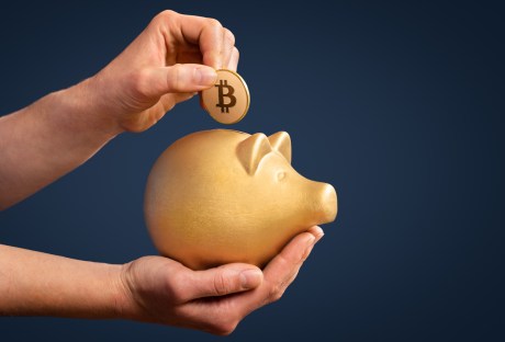 $2.5-billion-in-bitcoin-flows-out-of-centralized-exchanges-–-time-to-buy?