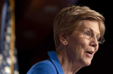 crypto-hater-elizabeth-warren-begs-fed-chairman-to-cut-interest-rates