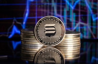solana-(sol)-surges-18%,-but-watch-out-for-crowd-fomo