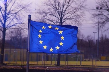 circle-becomes-first-stablecoin-issuer-to-secure-license-under-eu’s-mica-regulations