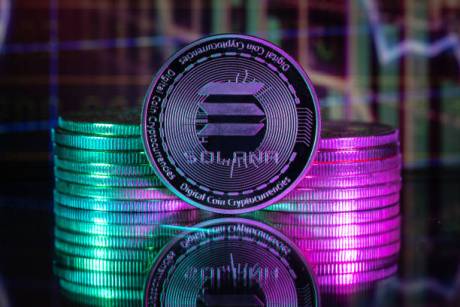 solana-sets-sights-on-$175-resistance-as-bullish-momentum-builds