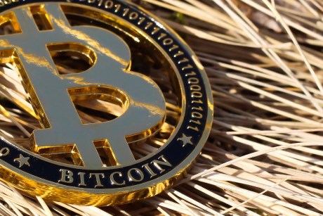 bitcoin-supply-drop-signals-upbeat-price-movement,-analyst-says