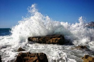 ethereum-price-crashes-below-$3,000-as-revenues-drop-to-new-lows