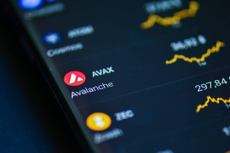 grayscale-launches-investment-fund-for-avax-token,-fueling-market-surge